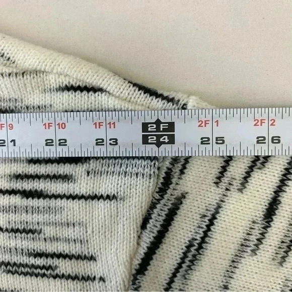 Ricki’s Tunic  Sweater Crew Neck High Low Split Hem Ivory Black Small - Picture 10 of 16